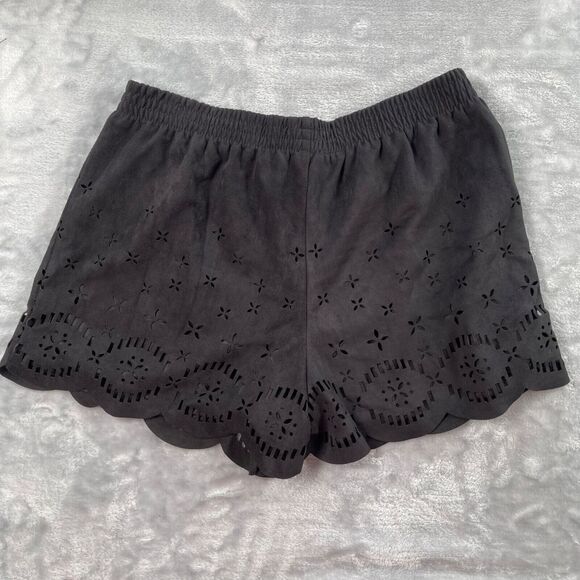 Design Lab Shorts Medium Black Faux Suede Laser Cut Scalloped Hem Lord & Taylor - Picture 4 of 16